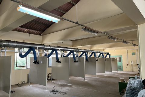 実習場内配管、溶接ブース、フード取付施工